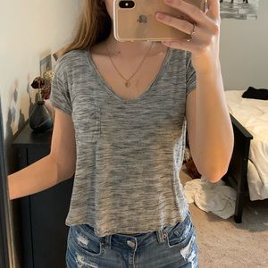 heather grey v-neck top🖤